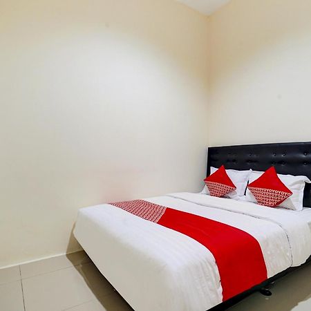 Super Oyo 90778 River Inn Malioboro Yogyakarta Eksteriør billede