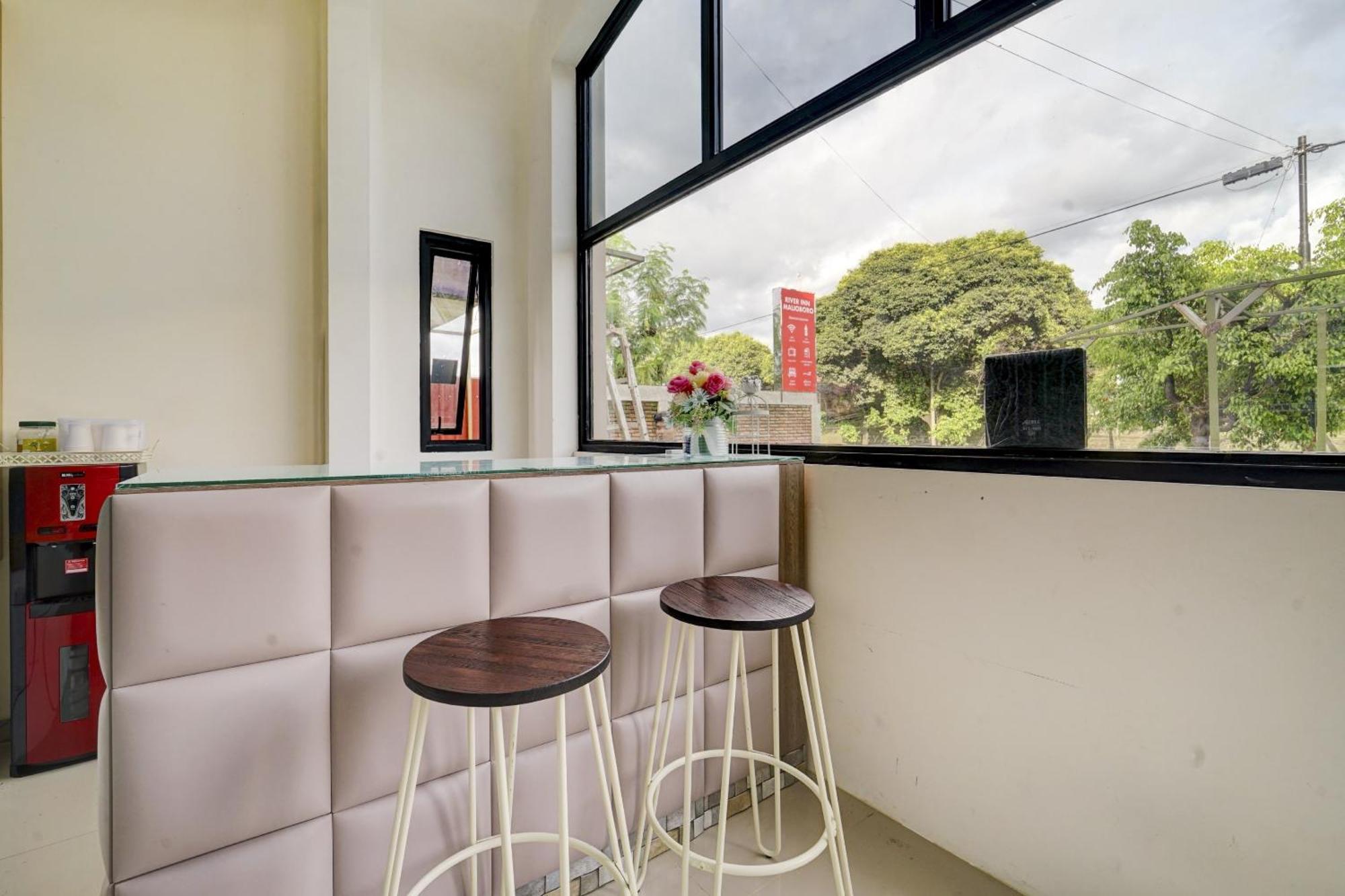 Super Oyo 90778 River Inn Malioboro Yogyakarta Eksteriør billede