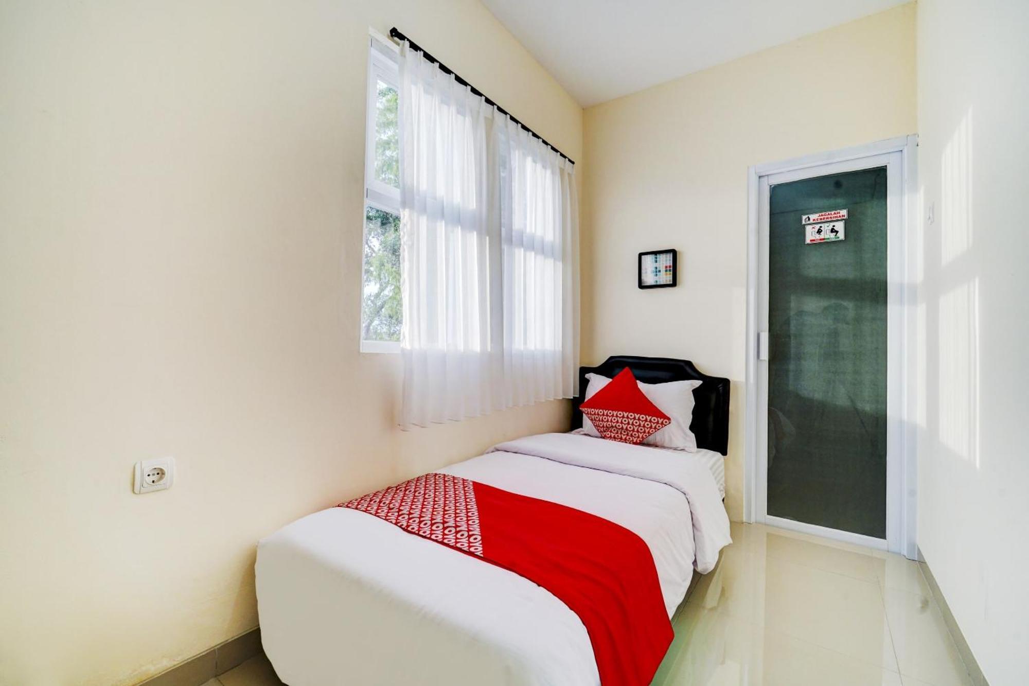 Super Oyo 90778 River Inn Malioboro Yogyakarta Eksteriør billede