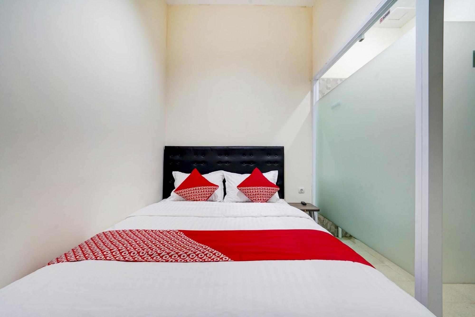 Super Oyo 90778 River Inn Malioboro Yogyakarta Eksteriør billede