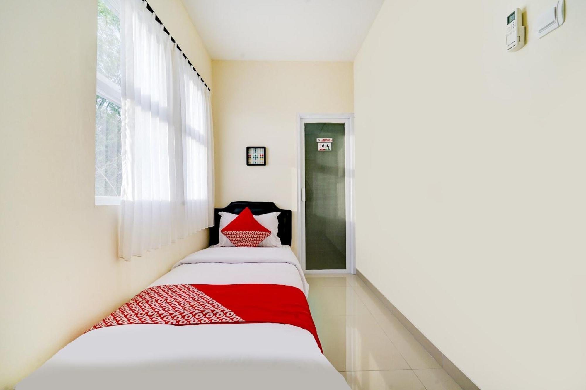 Super Oyo 90778 River Inn Malioboro Yogyakarta Eksteriør billede