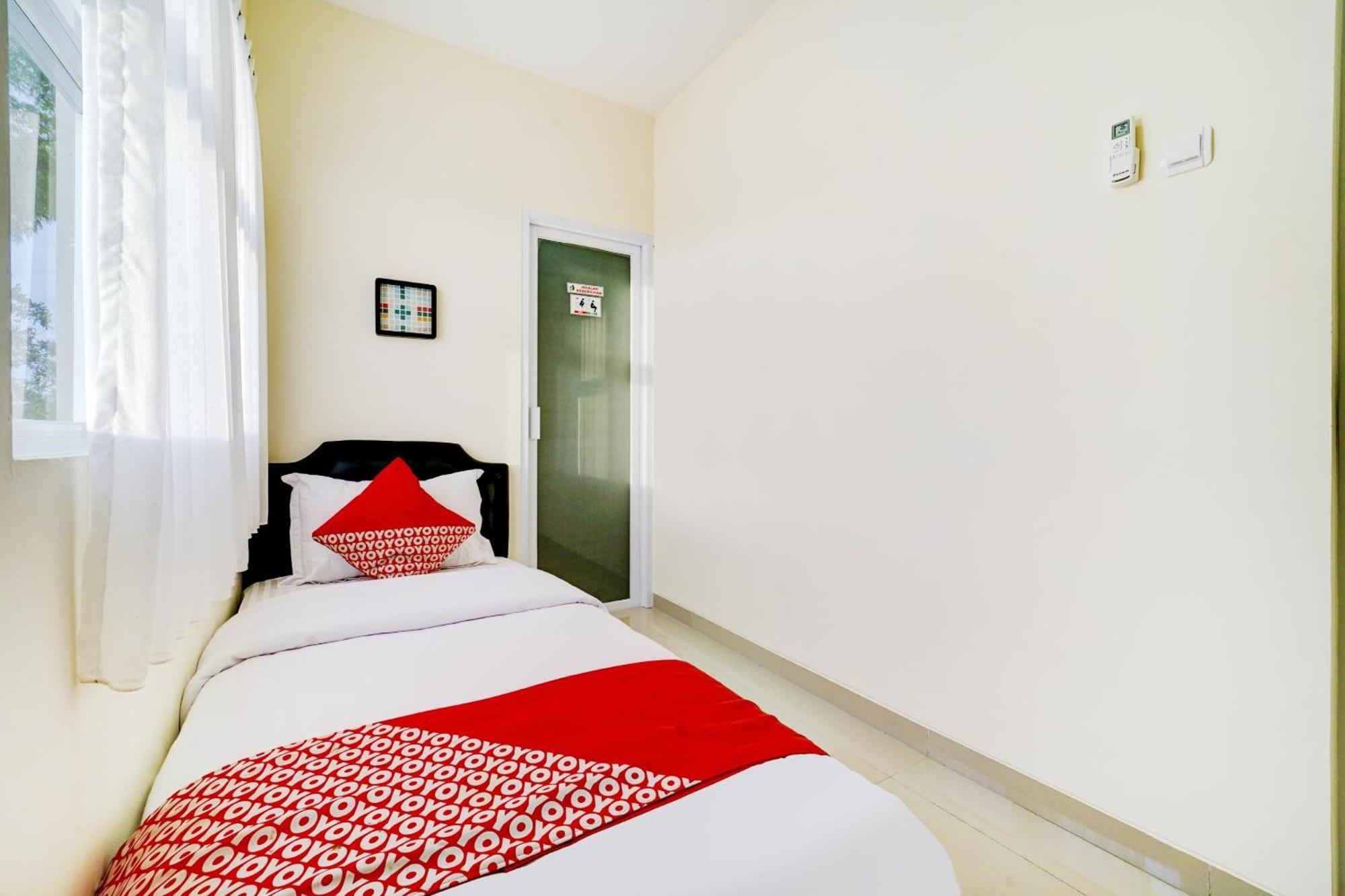 Super Oyo 90778 River Inn Malioboro Yogyakarta Eksteriør billede