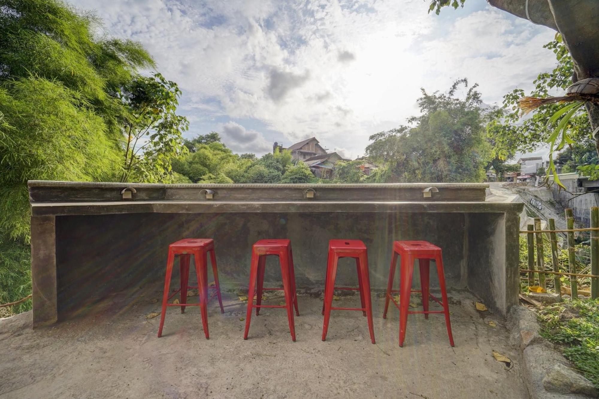 Super Oyo 90778 River Inn Malioboro Yogyakarta Eksteriør billede